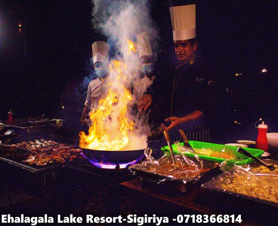 Ehalagala Lake Resort Szigirija Kültér fotó