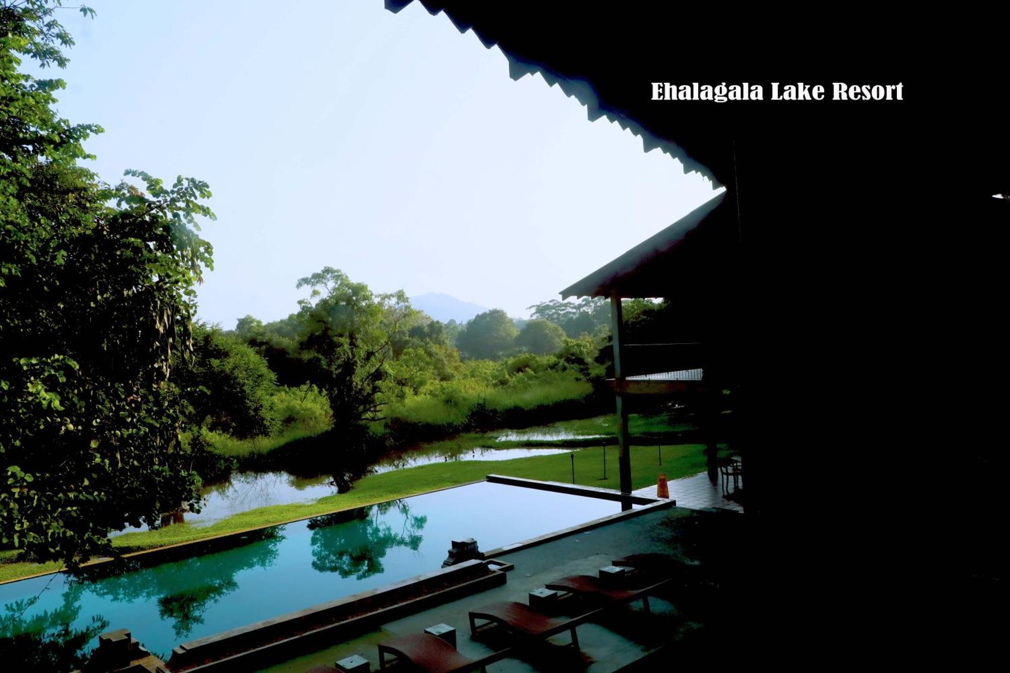 Ehalagala Lake Resort Szigirija Kültér fotó