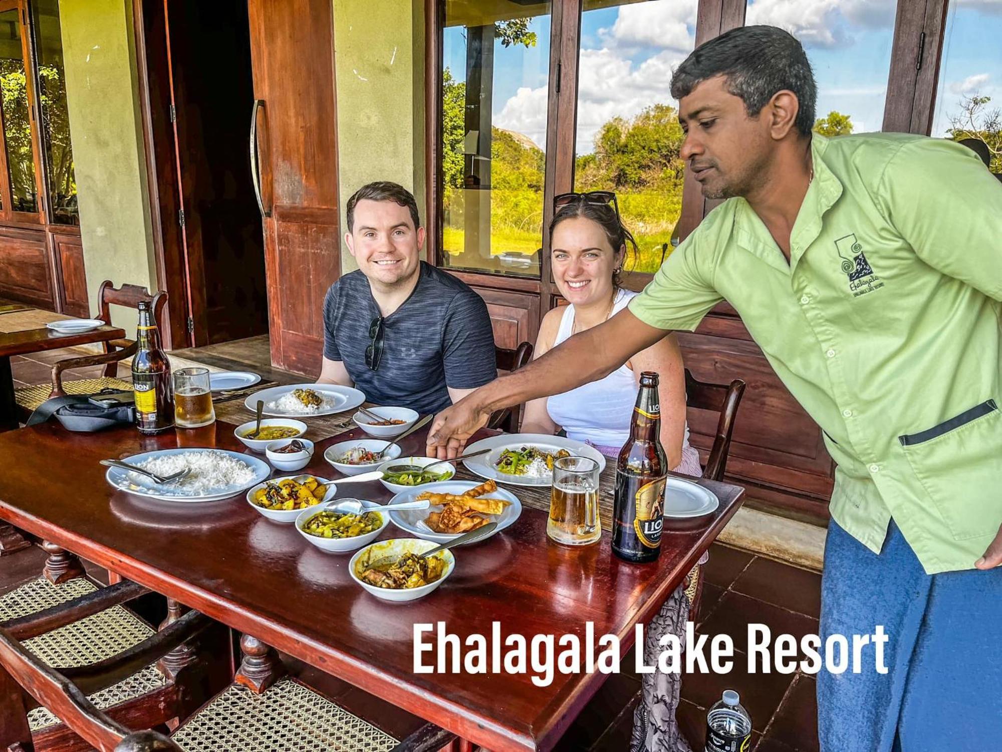 Ehalagala Lake Resort Szigirija Kültér fotó