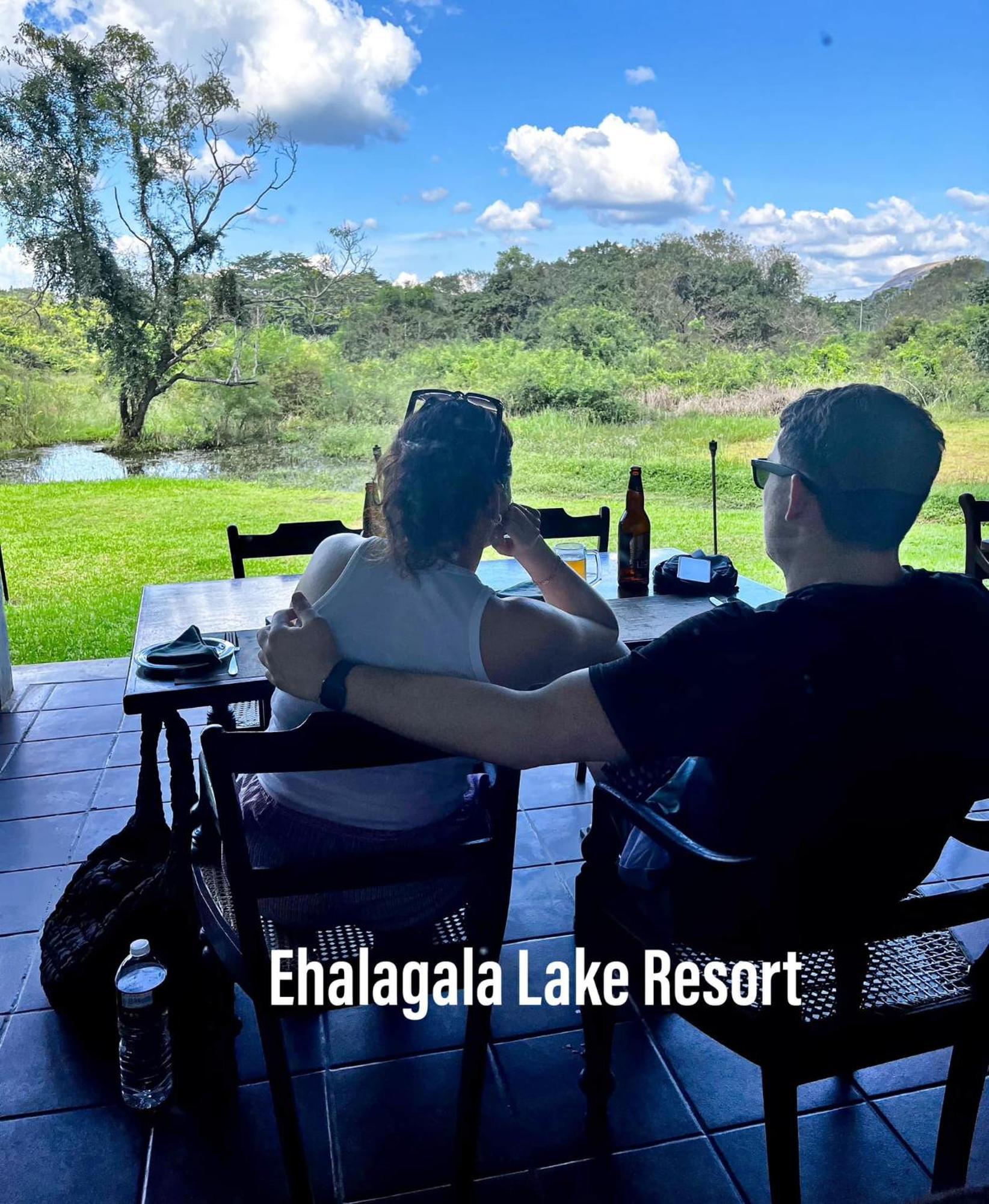 Ehalagala Lake Resort Szigirija Kültér fotó